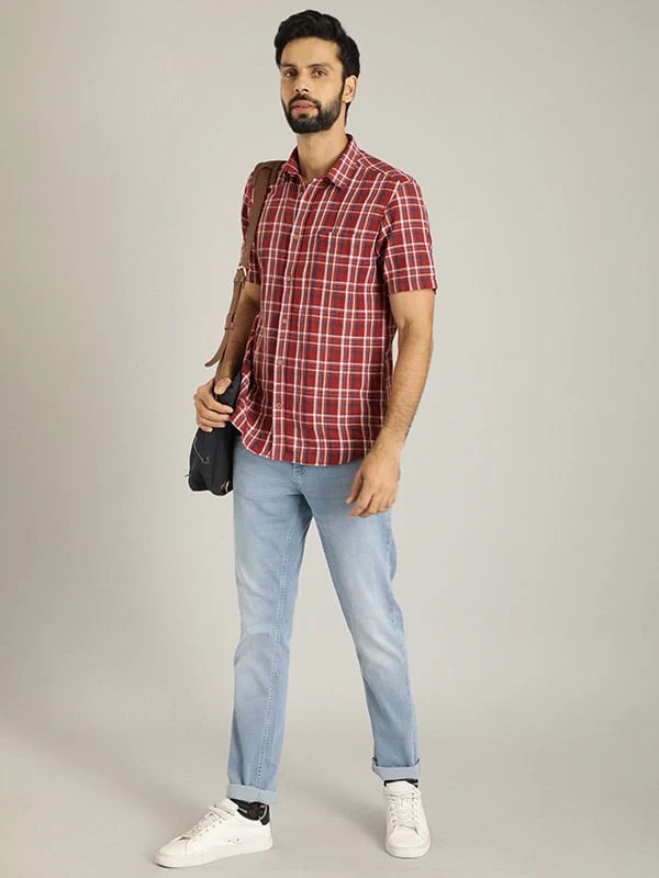 Indian Terrain Men Checkered Maroon Shirt